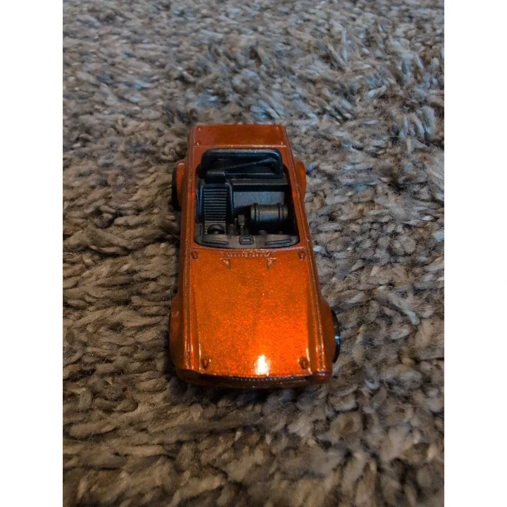 Hot Wheels Triumph TR6 2009 Mattel Race Day Orange 1:64 Diecast Car